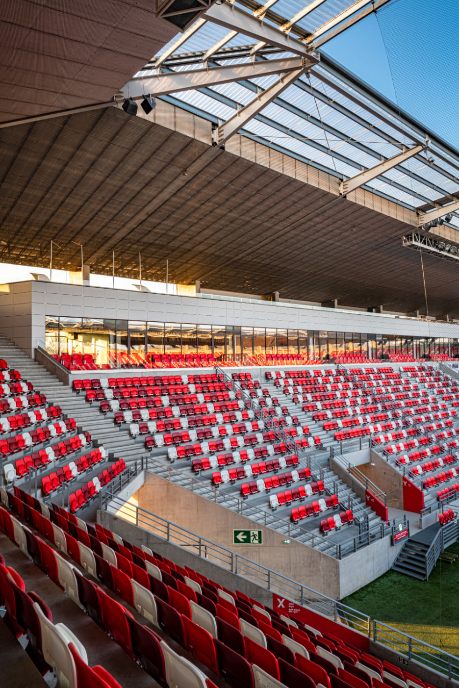 PH-Stadium@2x Ein Bild von einem Stadion in Ungarn